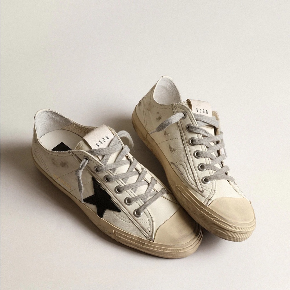 GOLDEN GOOSE - size 39 - great condition barley worn